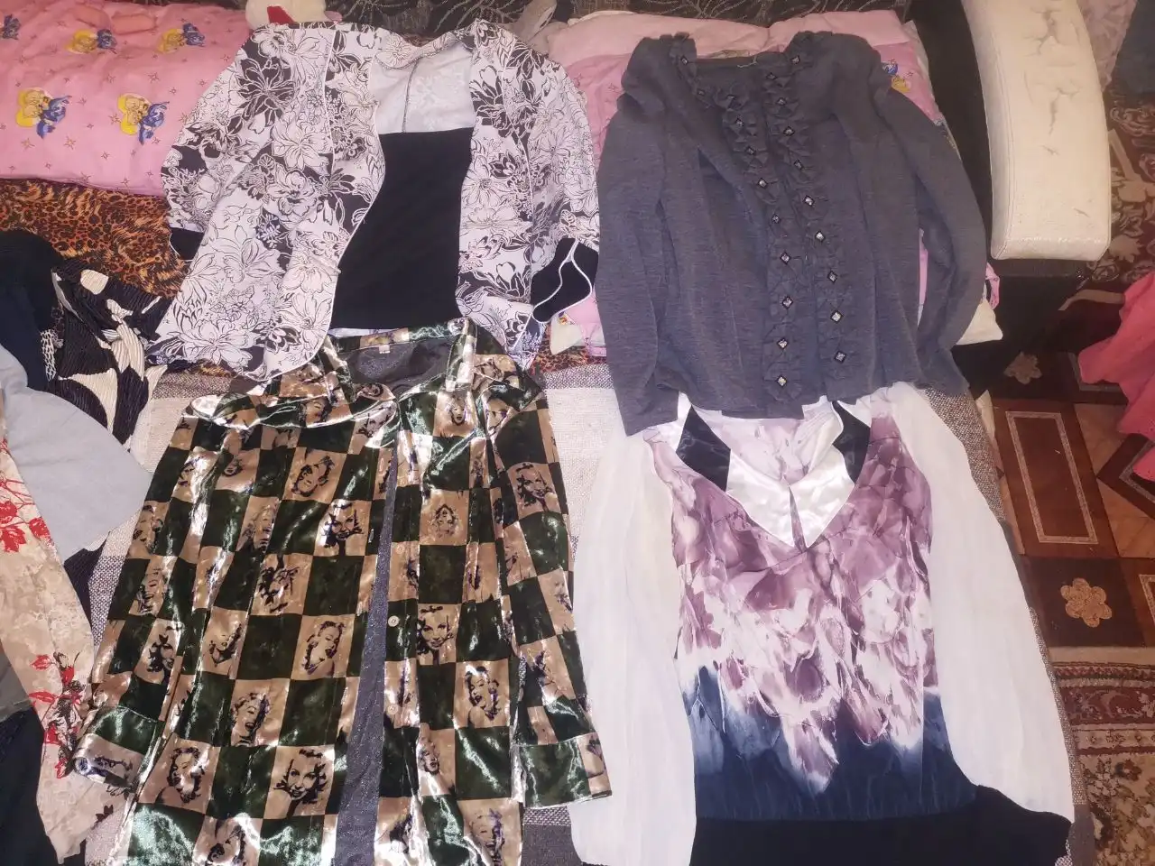 Продам женскую одежду от 50 до 56 размера