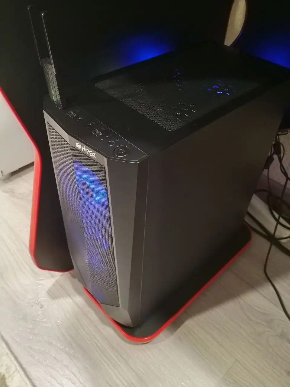 Игровой ПК с монитором, периферией и мебелью - Компьютеры и комплектующие (Электроника) в Сургут