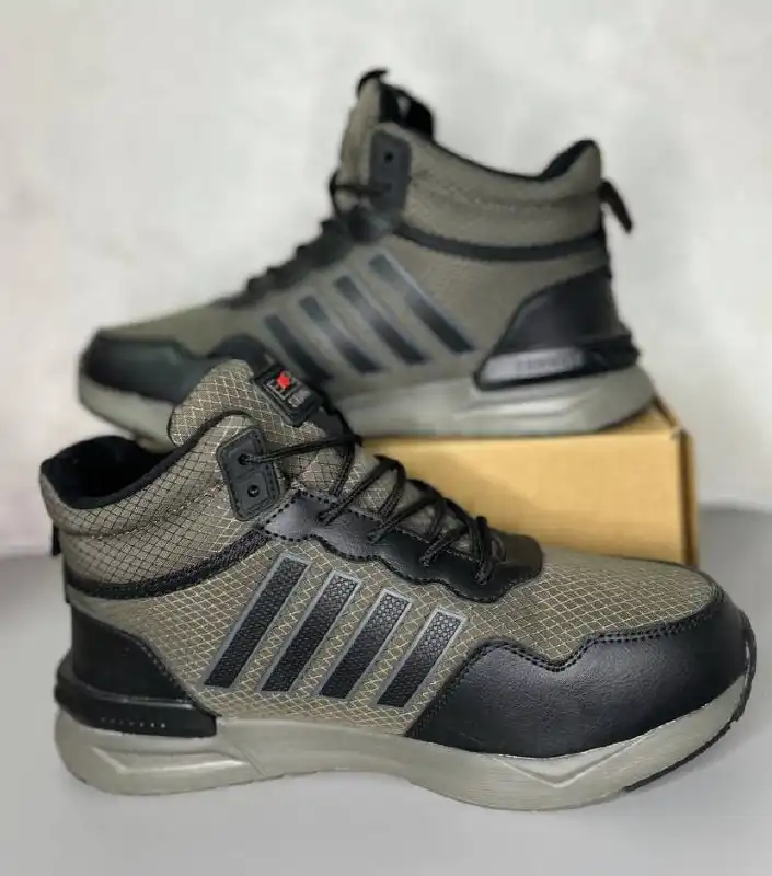 Продажа новых мужских зимних кроссовок - Обувь (Одежда) в Сургут