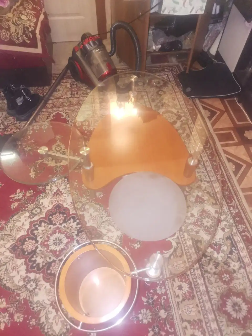 Журнальный стол из стекла и дерева - Мебель (Для дома и дачи) в Сургут