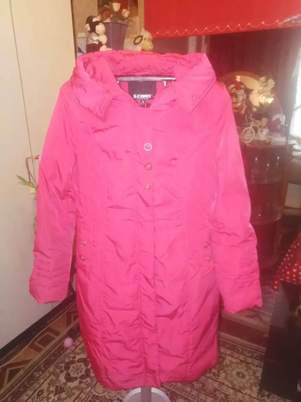 Пуховики и куртки женские 46-50 размера - Верхняя одежда (Одежда) в Сургут
