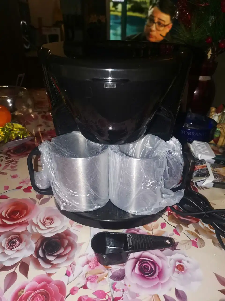 Кофеварка капельная новая с кружками - Бытовая техника (Барахолка) в Сургут