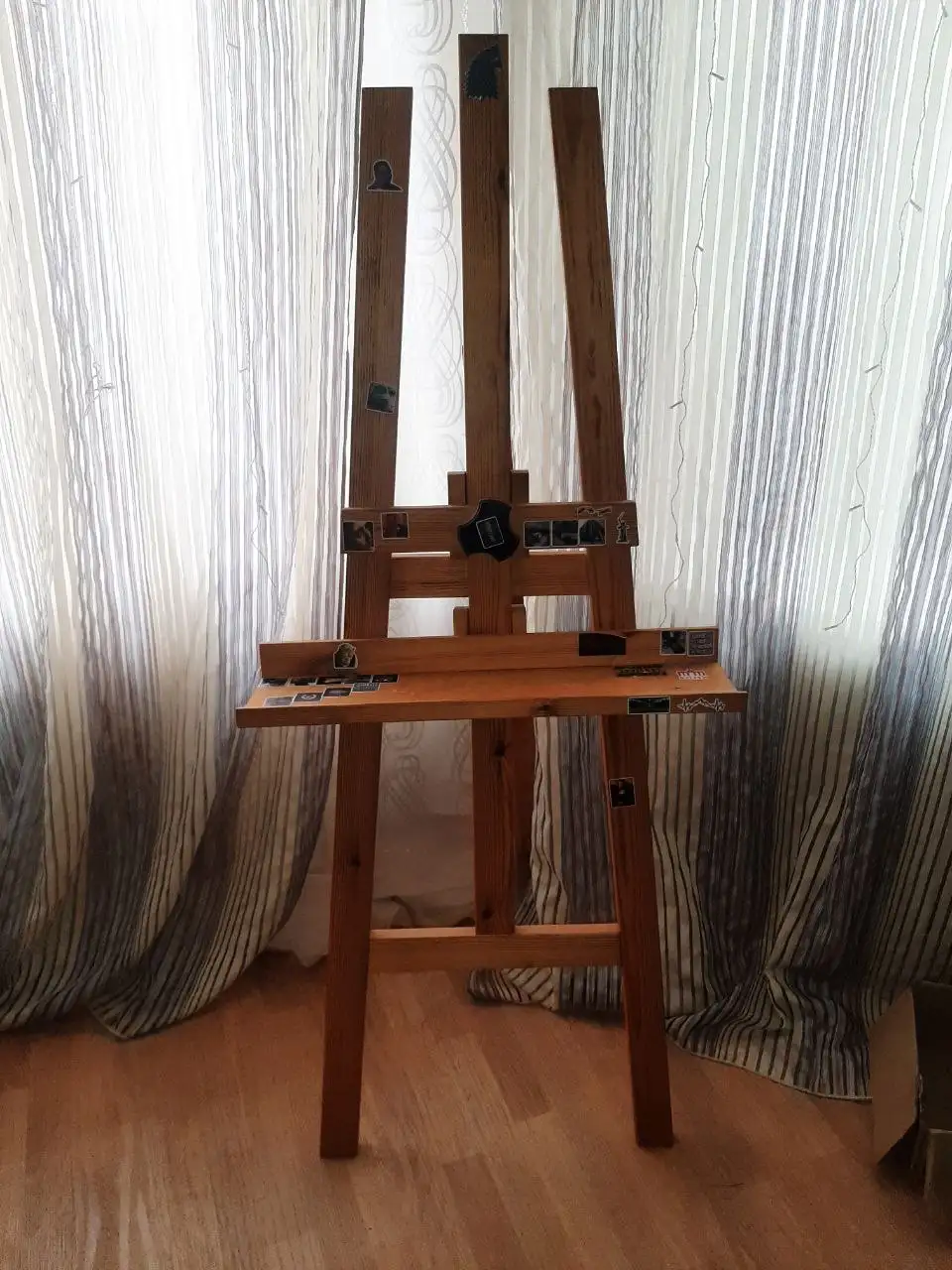 Стол журнальный и мольберт в Сургуте - Для дома и дачи в Сургут