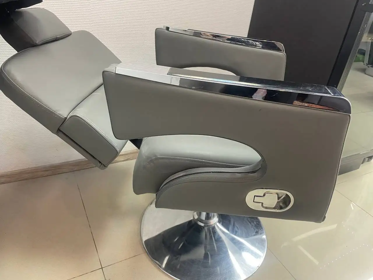 Продам барберское/парикмахерское кресло - Готовый бизнес и оборудование в Сургут