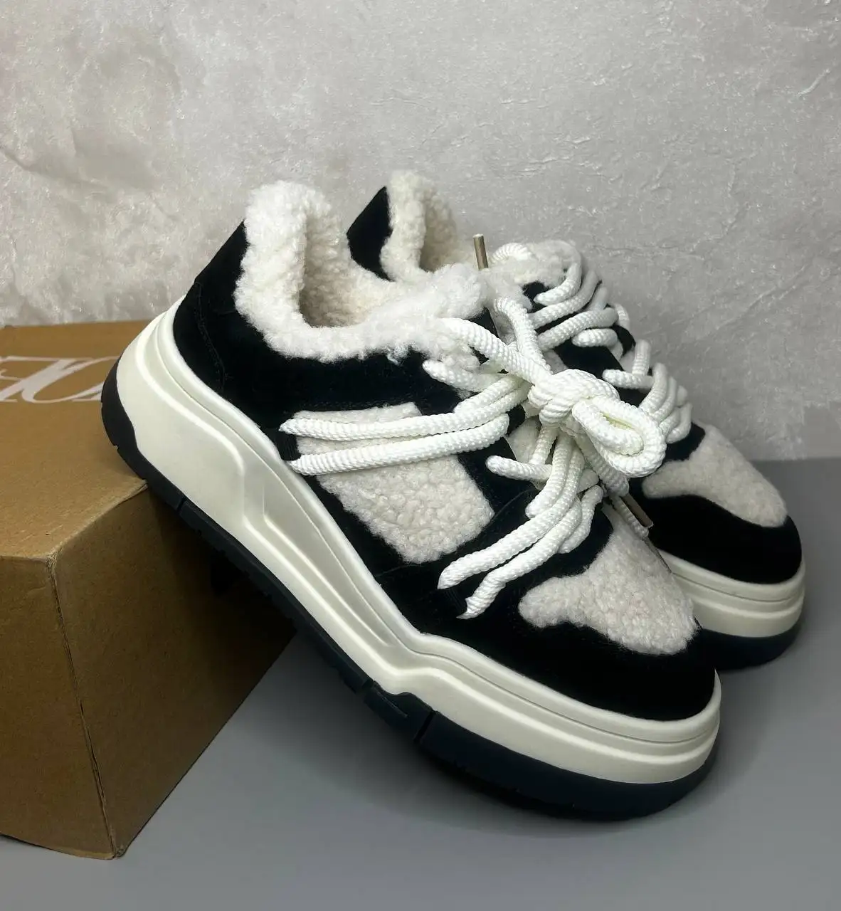 Продам зимние кроссовки - Обувь (Одежда) в Сургут