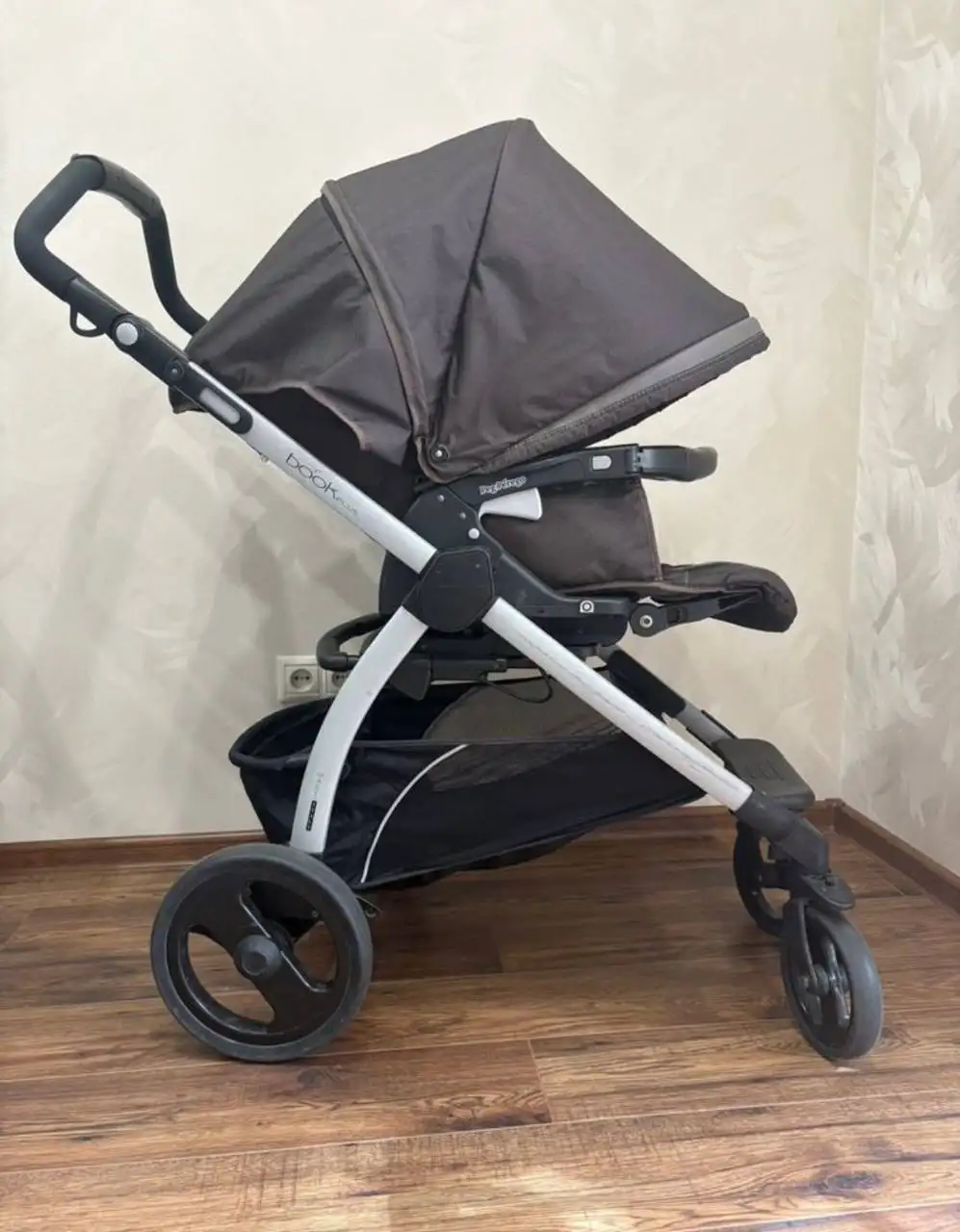 Прогулочная коляска в Сургуте - Коляски (Товары для детей) в Сургут