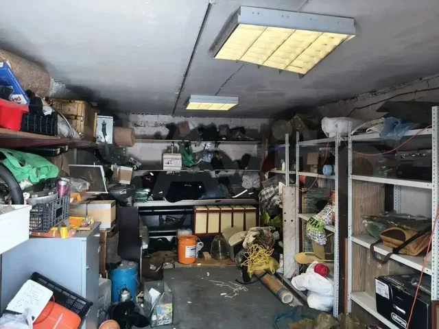 Продажа сухого гаража в ГСК «Спутник» (Югорский тракт) - Гаражи и машиноместа в Сургут