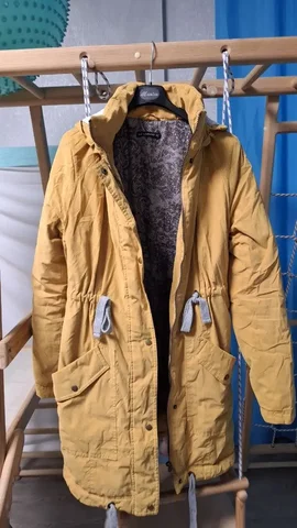 Куртка демисезонная для беременных 42 размер - Головные уборы в Сургут