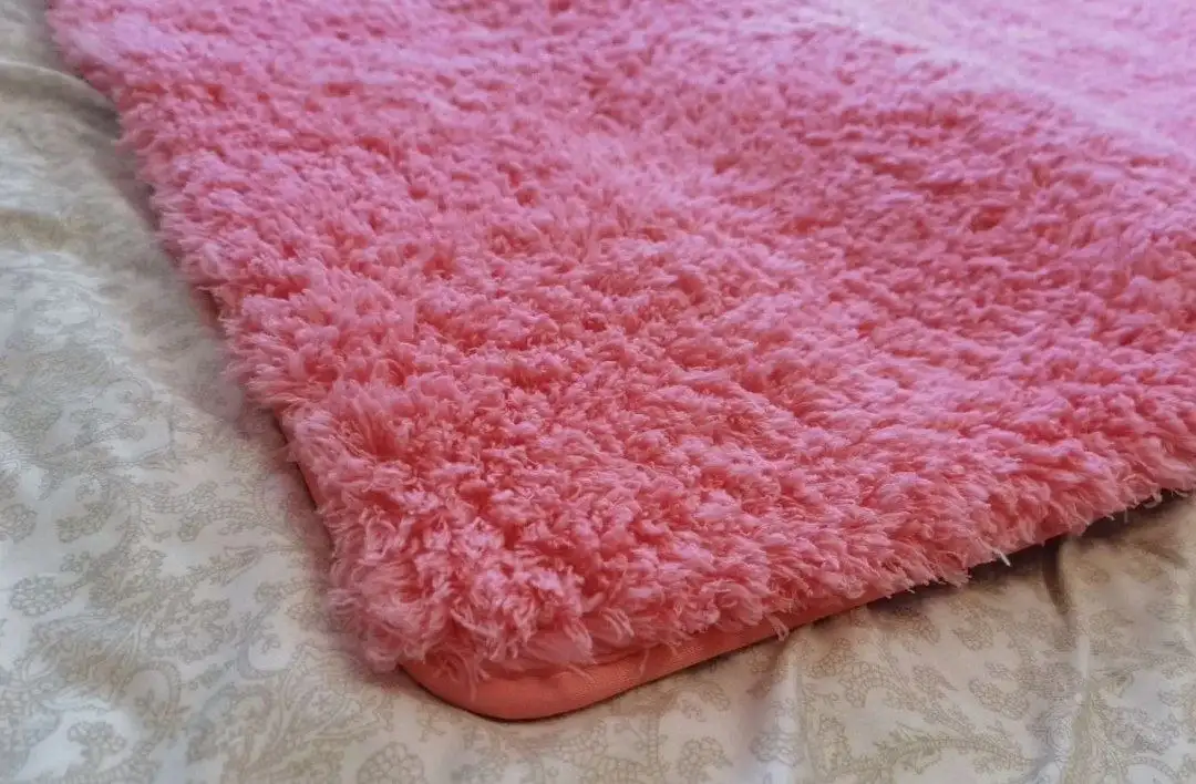 Продам новый мягкий розовый ковер 155х122 - Текстиль (Для дома и дачи) в Сургут