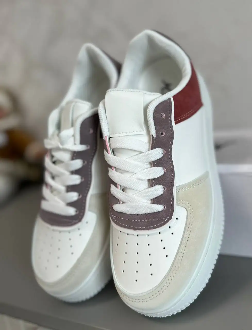 Продам женские кроссовки размеры 36-41 - Обувь (Одежда) в Сургут