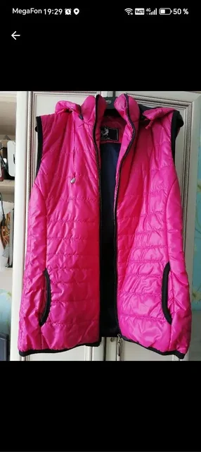 Жилетка и джинсовка в отличном состоянии - Пижамы в Сургут