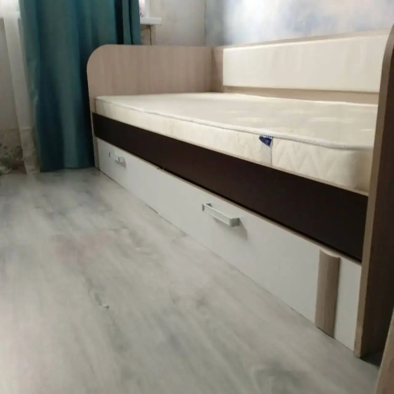 Продам две кровати срочно - Мебель (Для дома и дачи) в Сургут