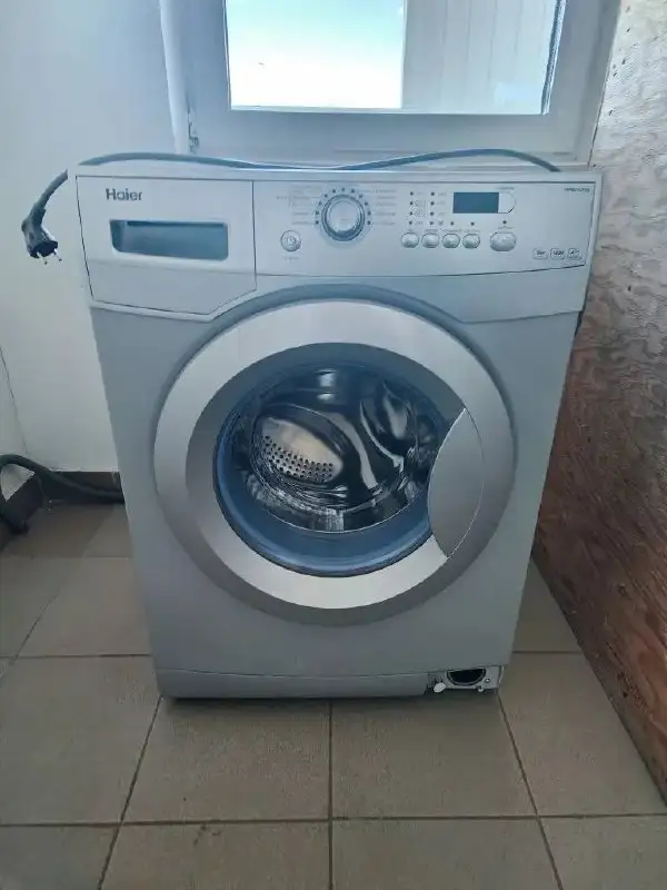 Стиральная машинка Haier на 6 кг в отличном состоянии - Бытовая техника (Для дома и дачи) в Сургут