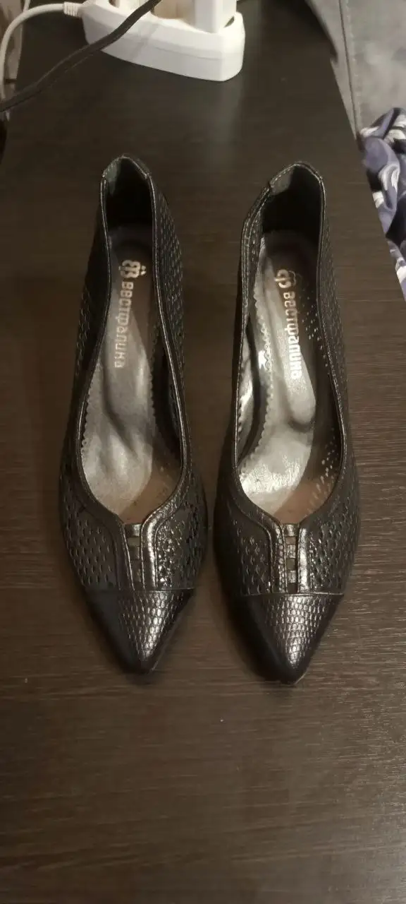 Новые кожаные туфли размер 36 - Обувь (Одежда) в Сургут