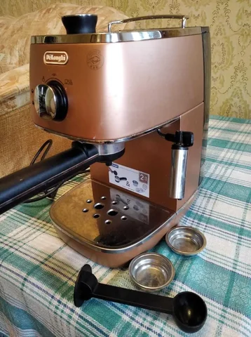 Продам рожковую кофемашину Delonghi Distinta ECI 341.CP - Часы в Сургут