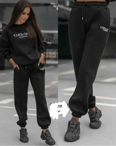 Новый черный костюм 42-44 размера - Футболки в Сургут