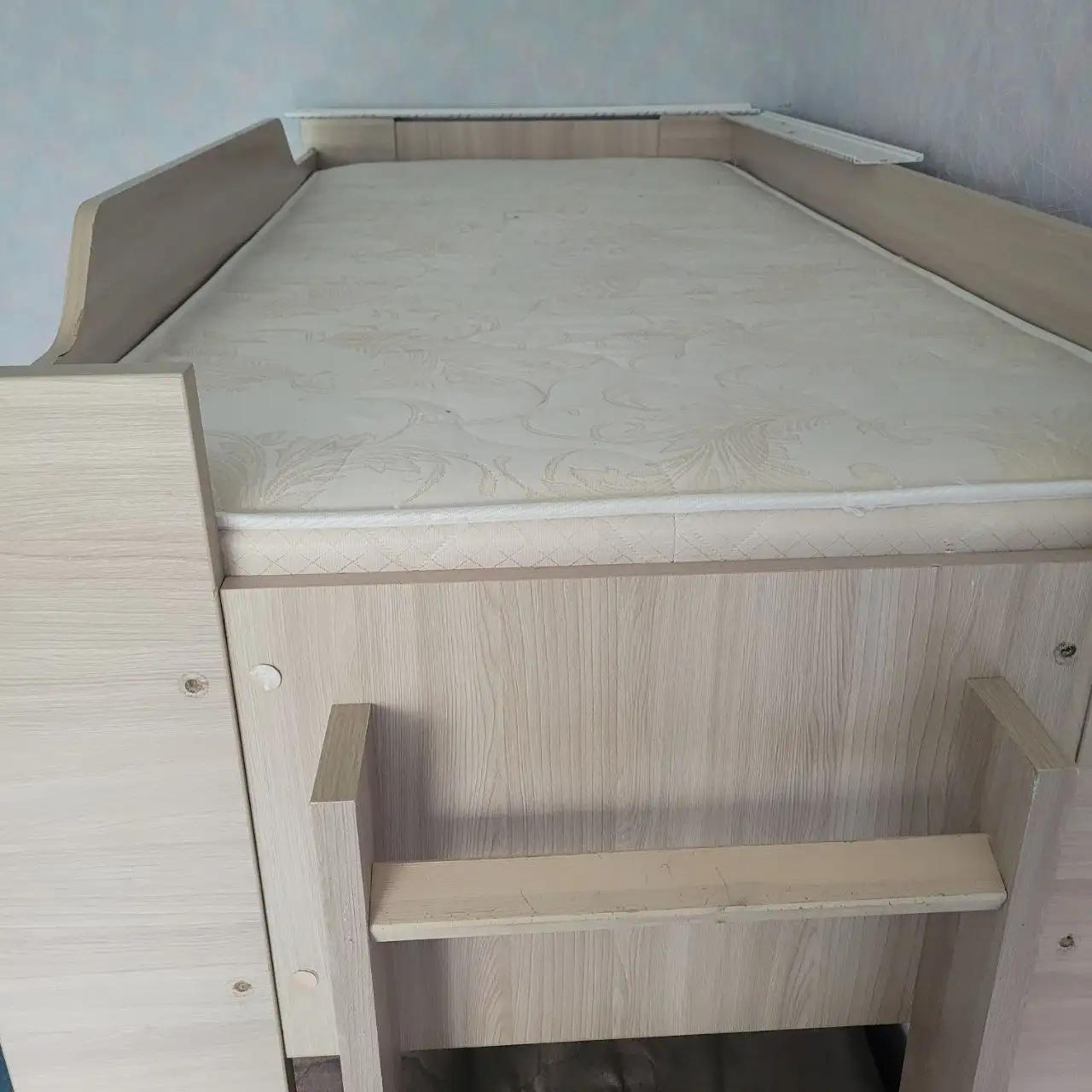 Отдам бесплатно предметы на Профсоюзов 16 - Отдам даром (Барахолка) в Сургут