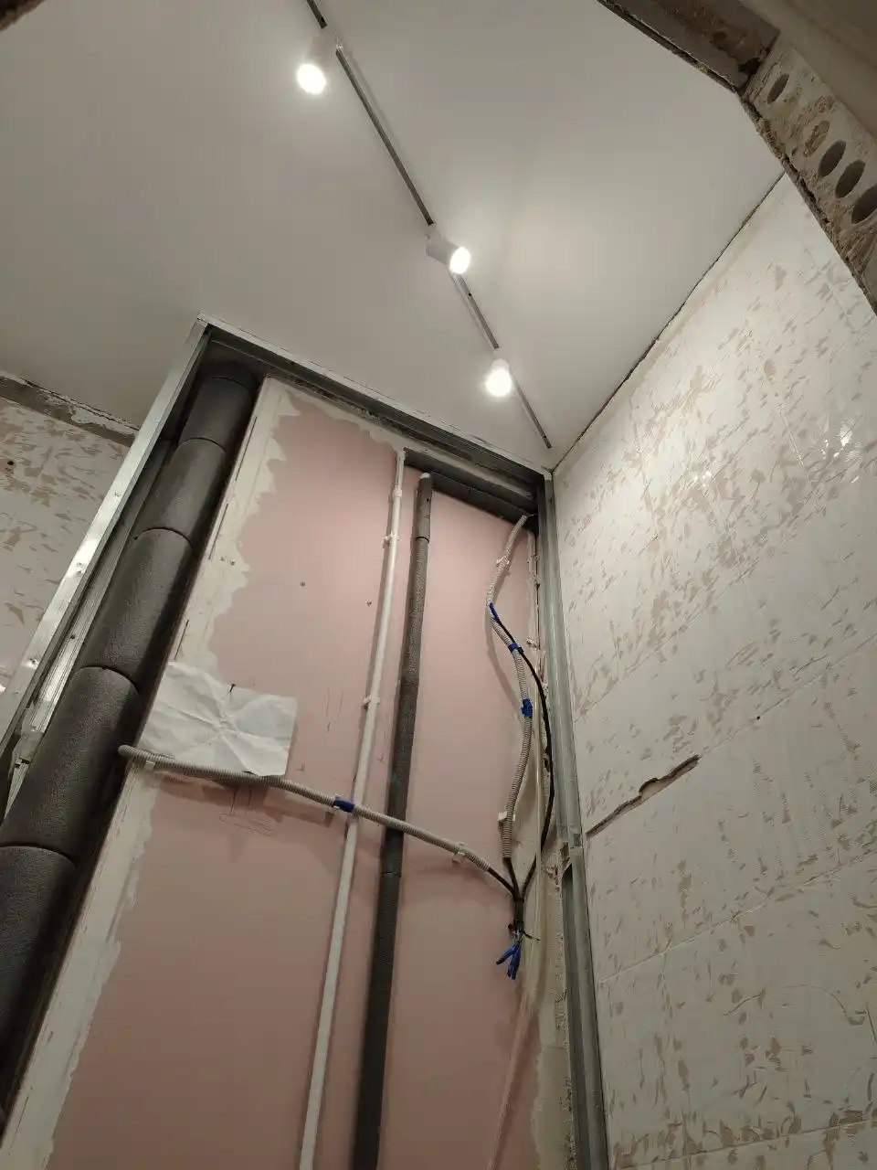 Продаётся студия по адресу Семена билецкого 6