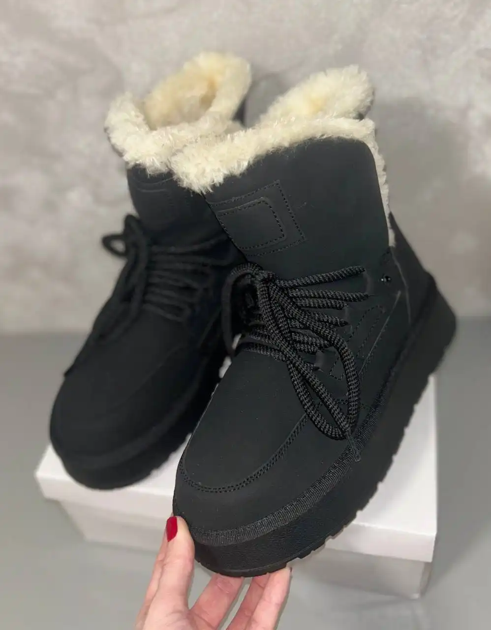 Продам новые УГГИ