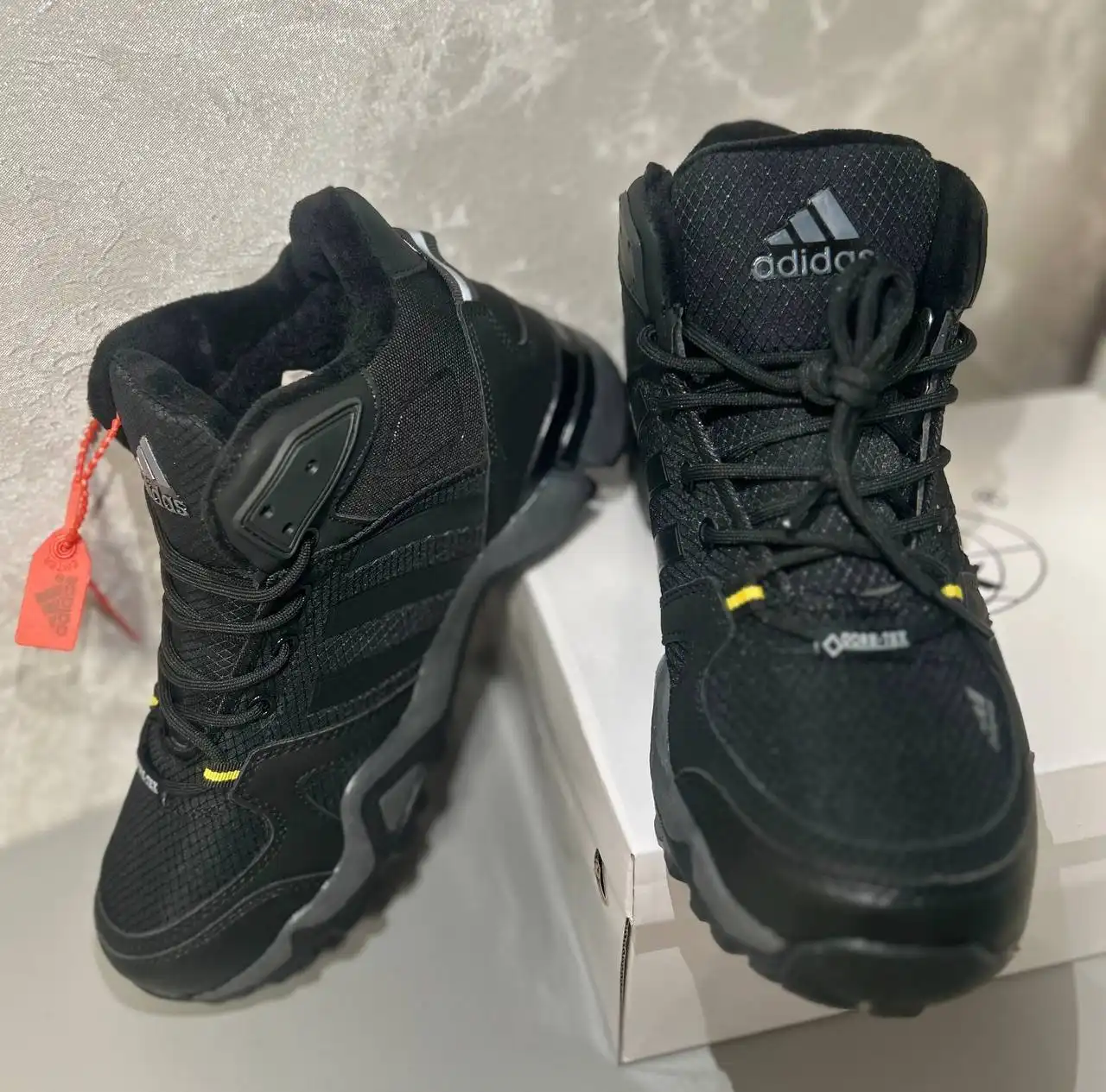 Продажа зимних кроссовок