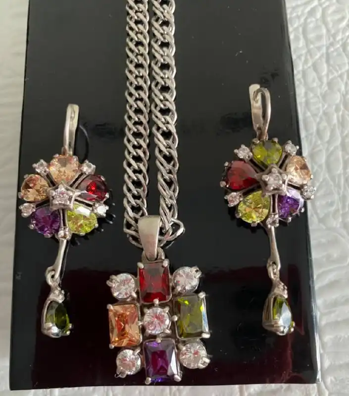 Шикарный набор с натуральными камнями