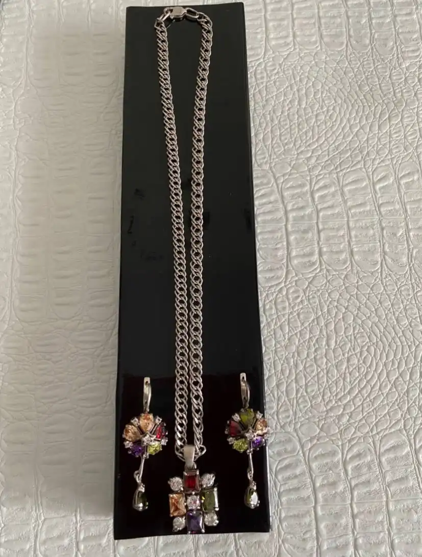 Шикарный набор с натуральными камнями