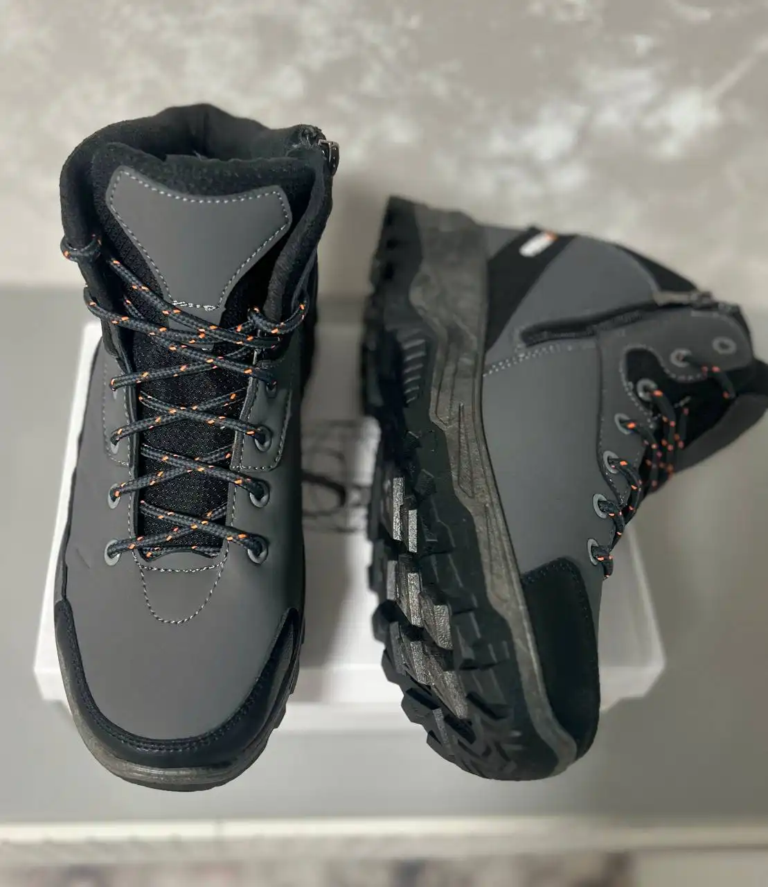 Продажа новых зимних кроссовок с мехом внутри