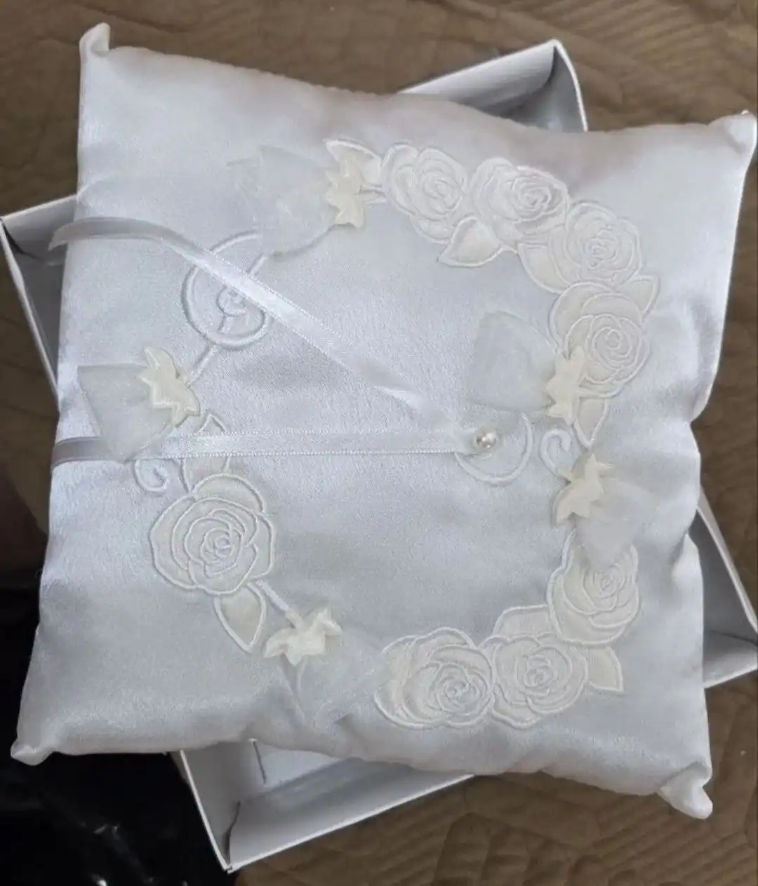 Продажа свадебных украшений на машину