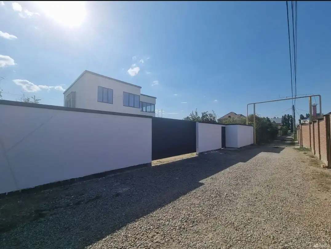 Продается новый двухэтажный дом в Армавире