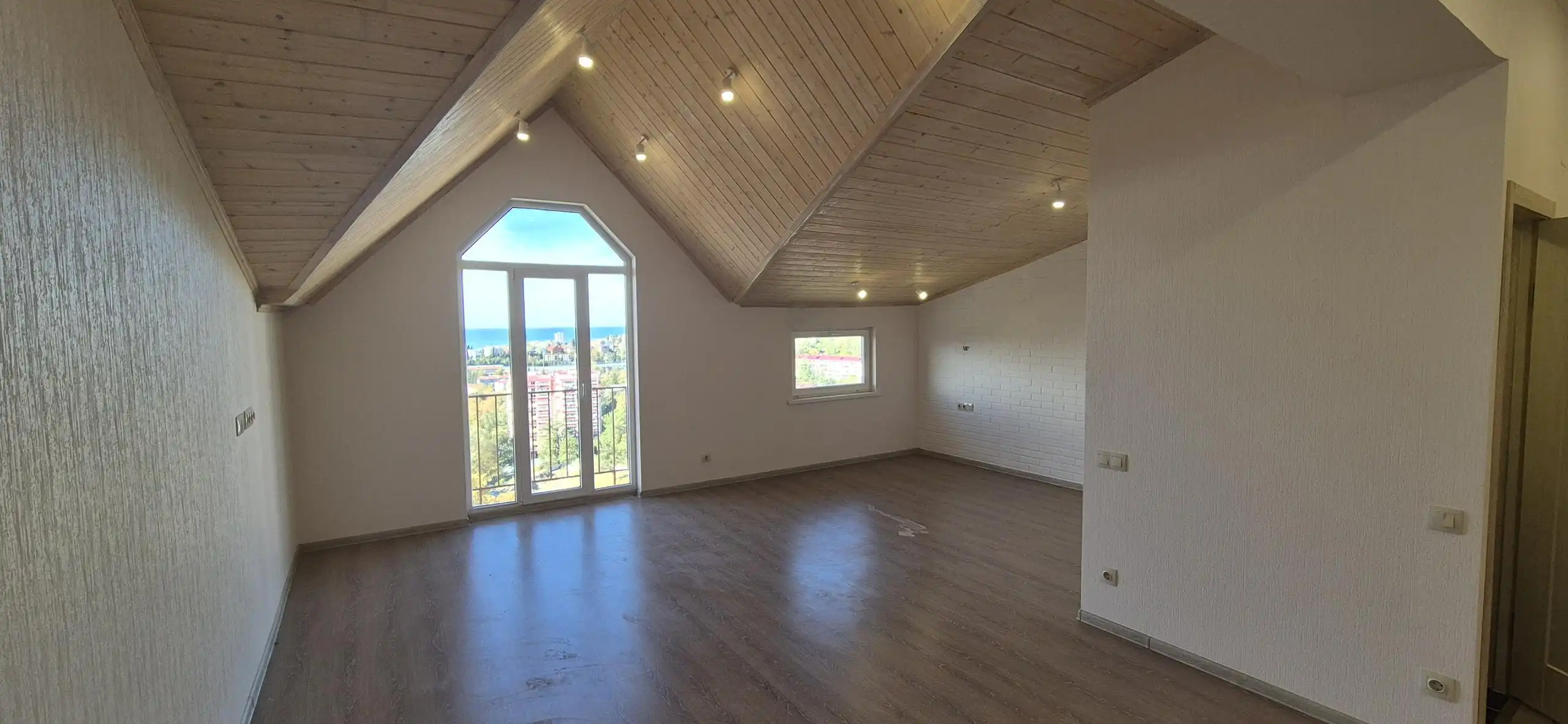 Доступная большая двухуровневая квартира - Квартиры (Недвижимость) в Краснодарский край