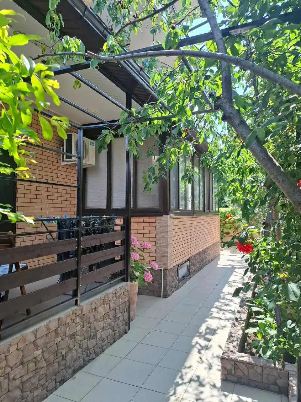 Дом с гостевым бизнесом в центре курорта Кабардинка - Дома (Недвижимость) в Кабардинка