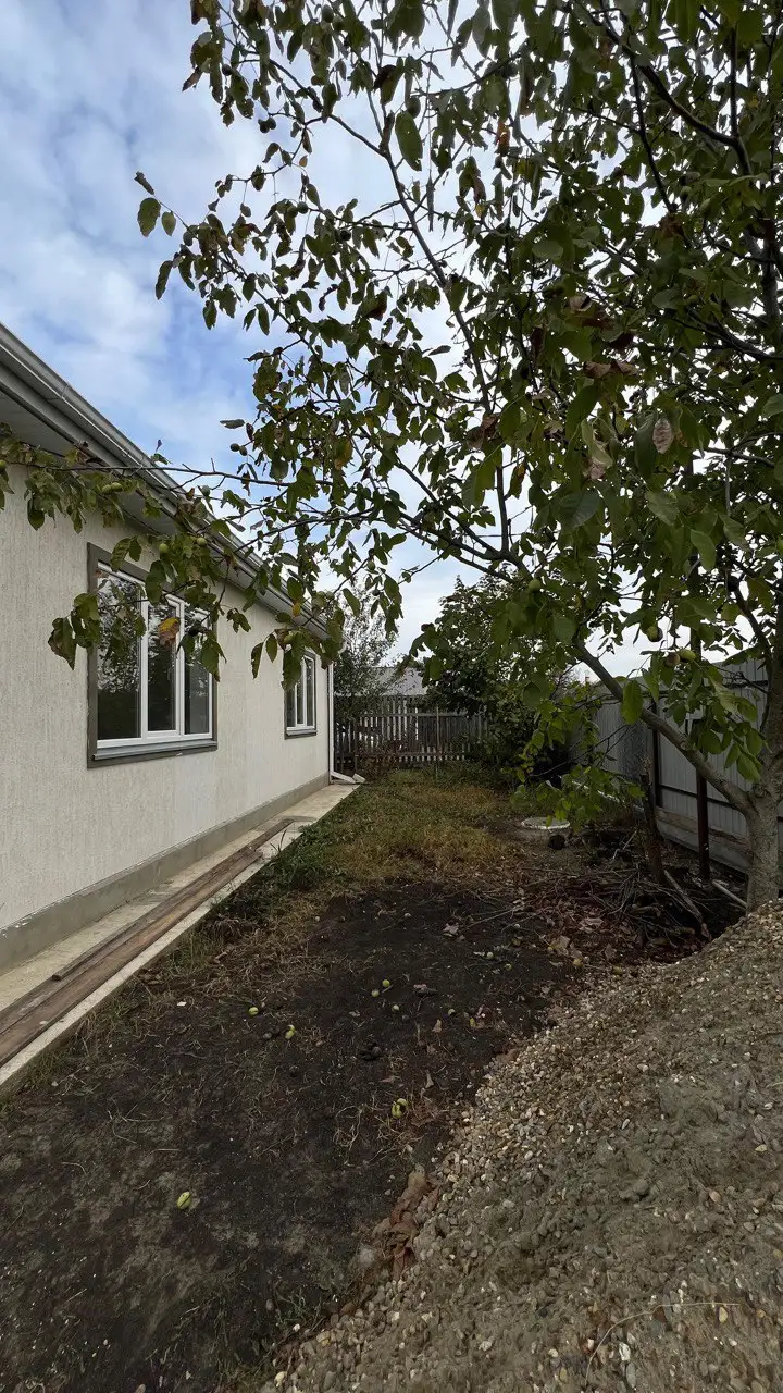 Продам просторный дом с земельным участком и пропиской в Краснодаре - Дома (Недвижимость) в Краснодар