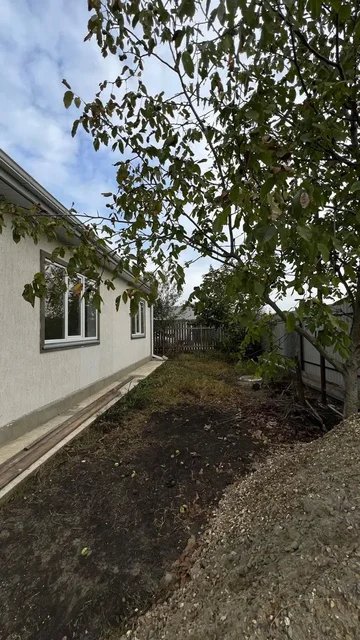 Продам просторный дом с земельным участком и пропиской в Краснодаре - Недвижимость в Краснодар