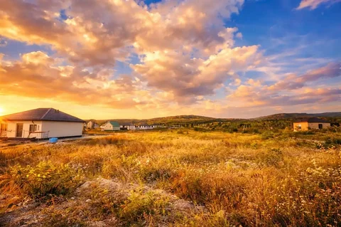 Продам участок 23 сотки с электричеством - Недвижимость в Семигорский