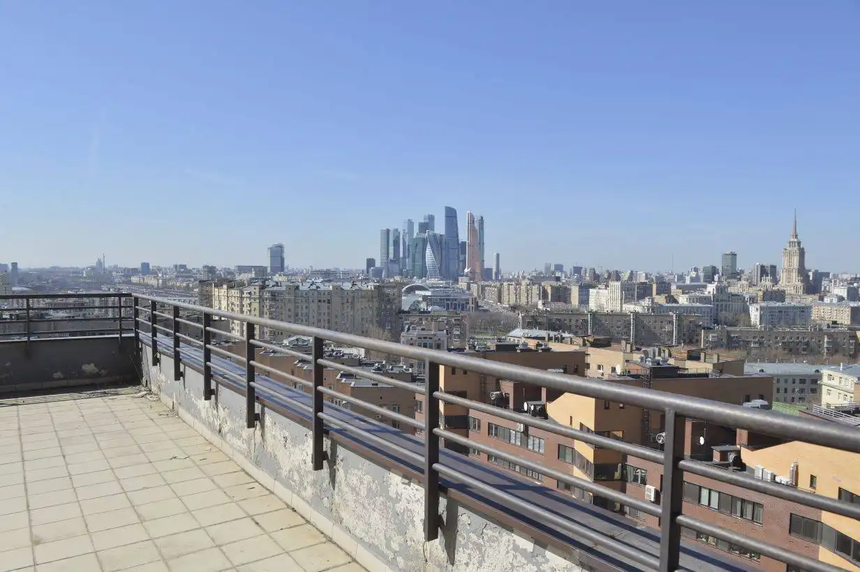 Продажа двухуровневого пентхауса с террасой в Москве