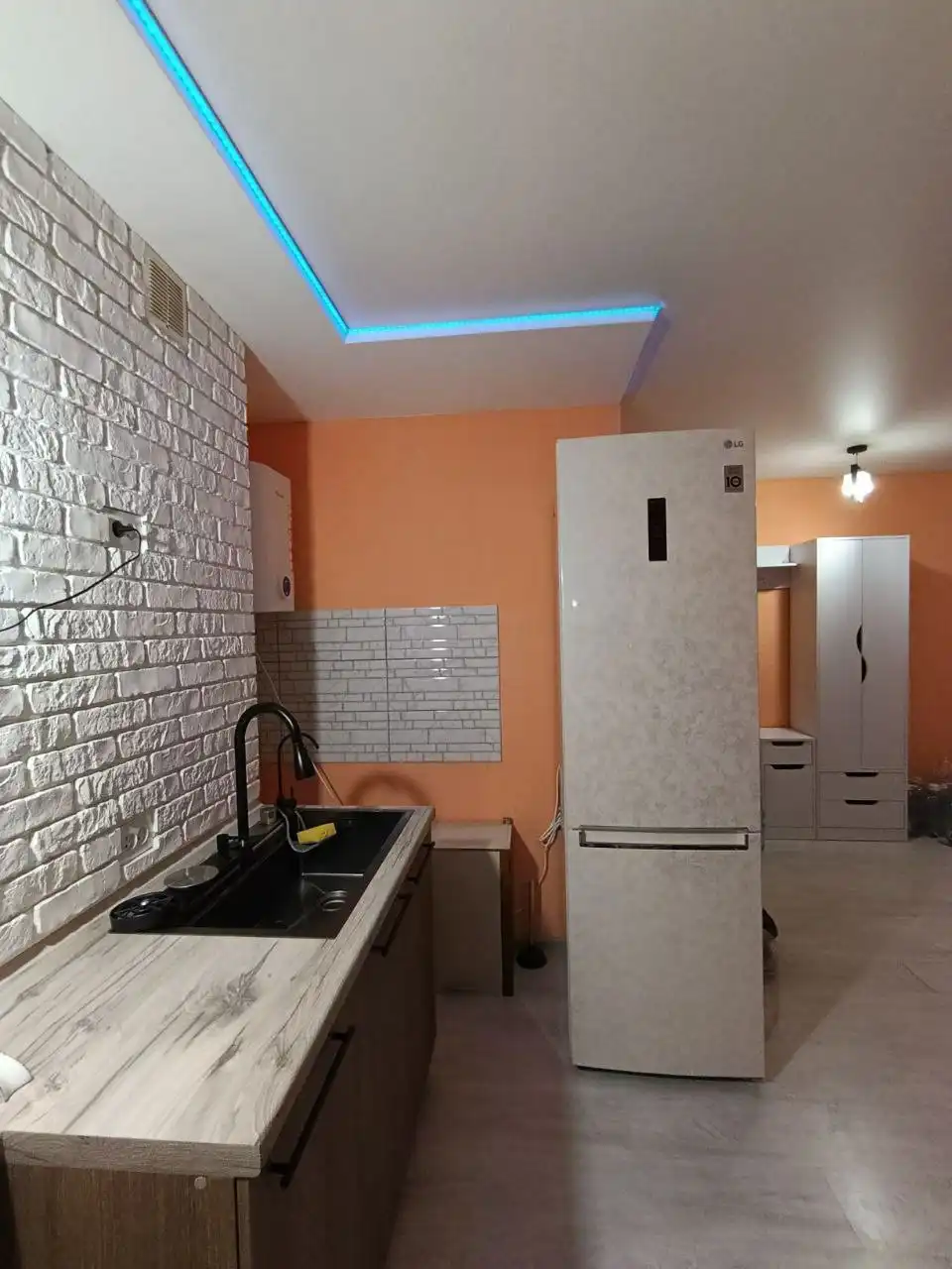 Продается 4-х комнатная квартира возле моря в Мариуполе - Квартиры (Недвижимость) в Мариуполь