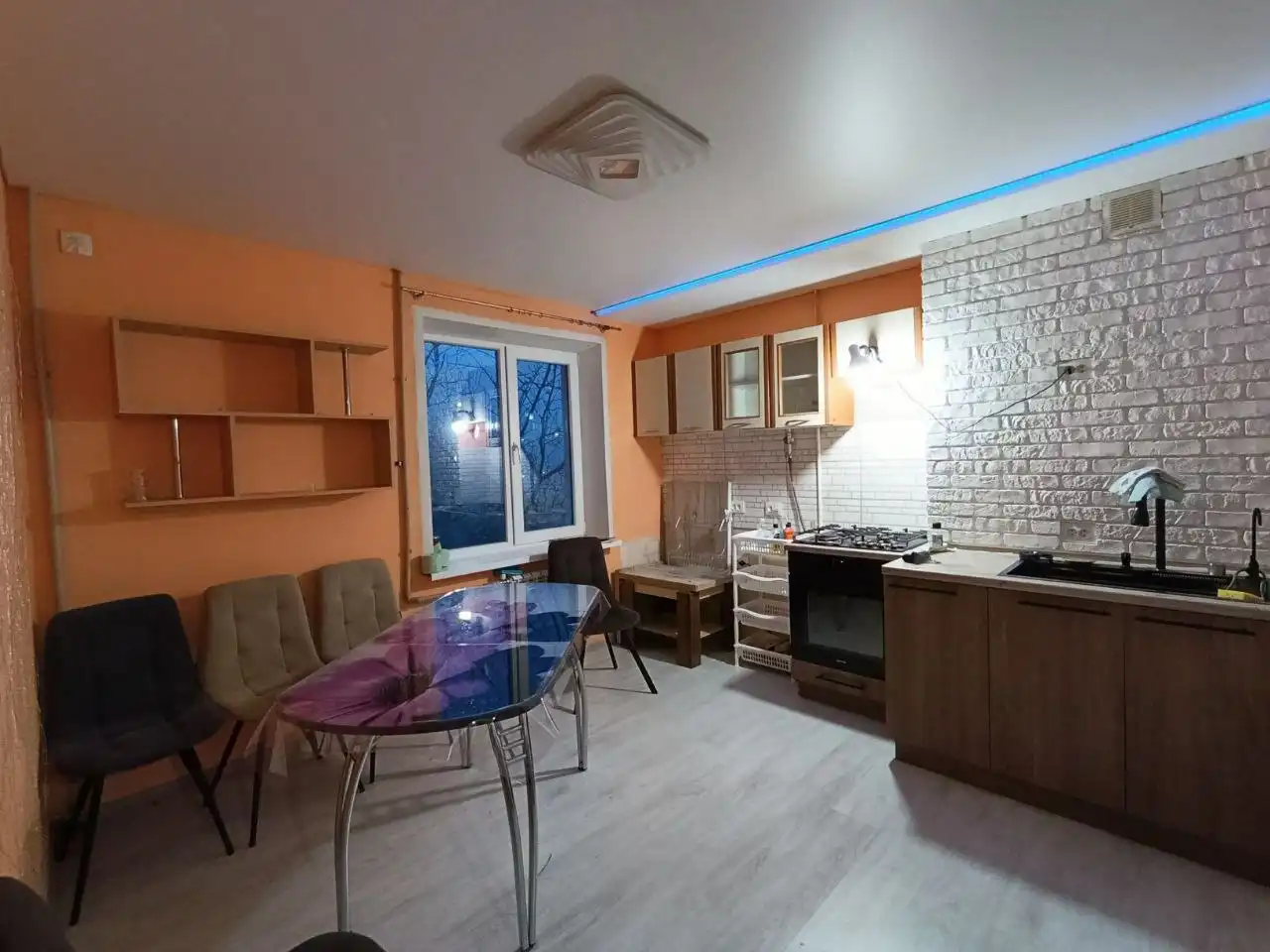 Продается 4-х комнатная квартира возле моря в Мариуполе - Квартиры (Недвижимость) в Мариуполь