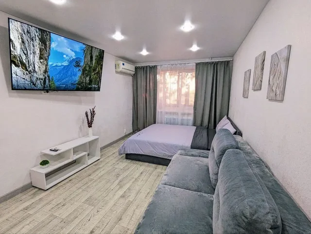 Просторная светлая квартира в центре Казани на ул. Татарстан - Недвижимость в Казань