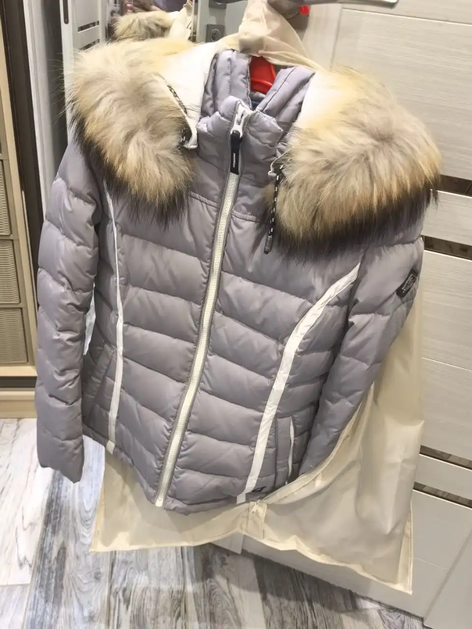 Продам зимнюю куртку и пальто