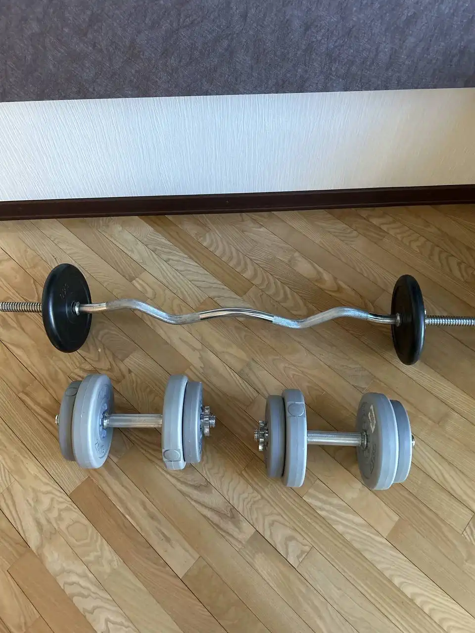 Штанга и гантели для тренировок