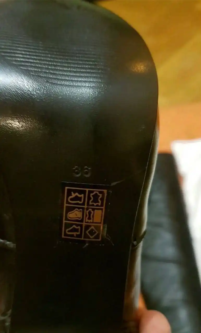 Туфли на шпильке из натуральной кожи