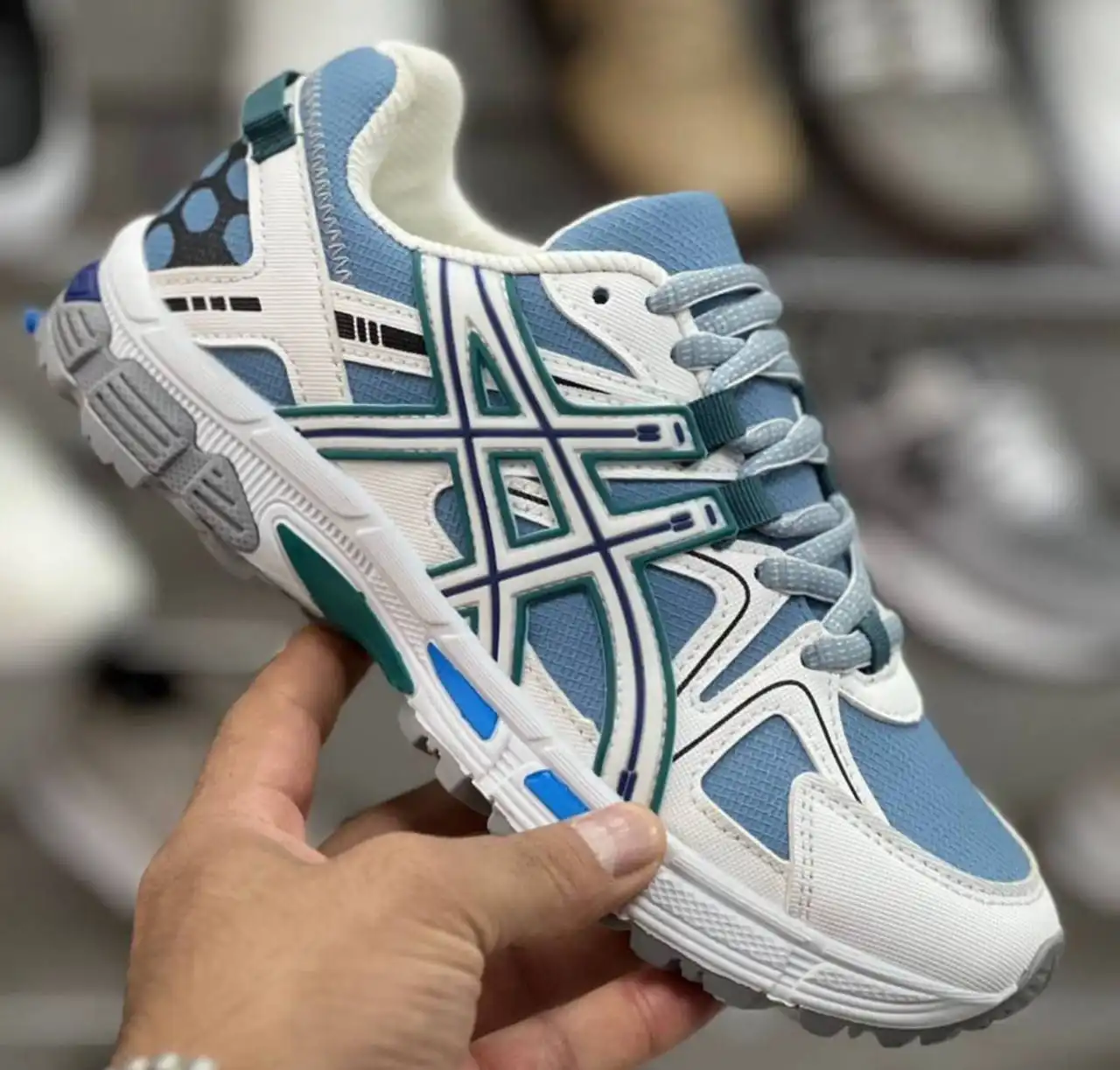 Кроссовки новые размер 37