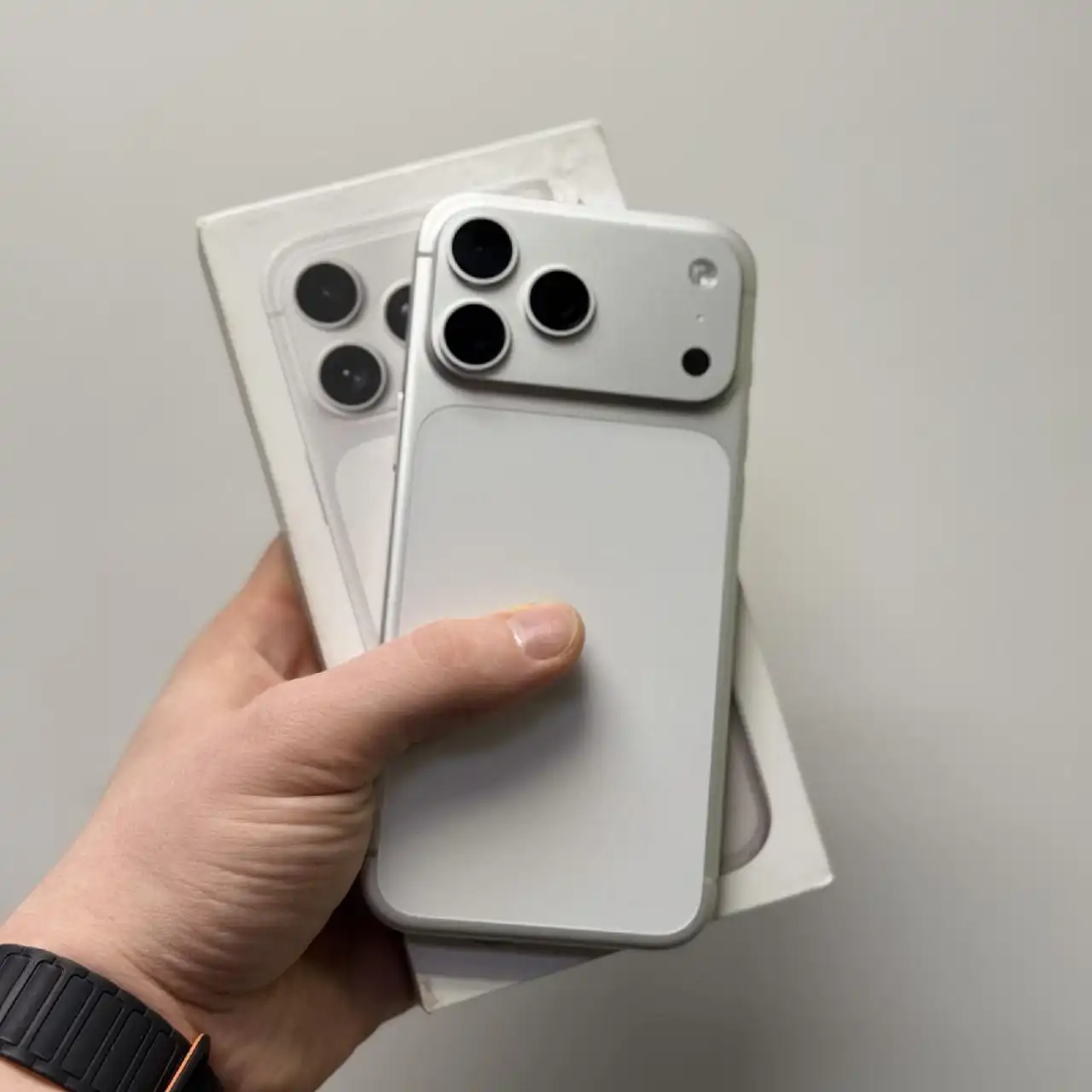 IPhone 17 Pro Max 256Gb б/у