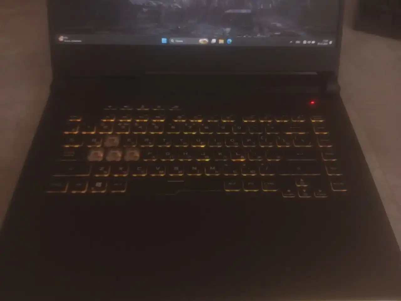 Продам игровой ноутбук Asus ROG Strix GL531G