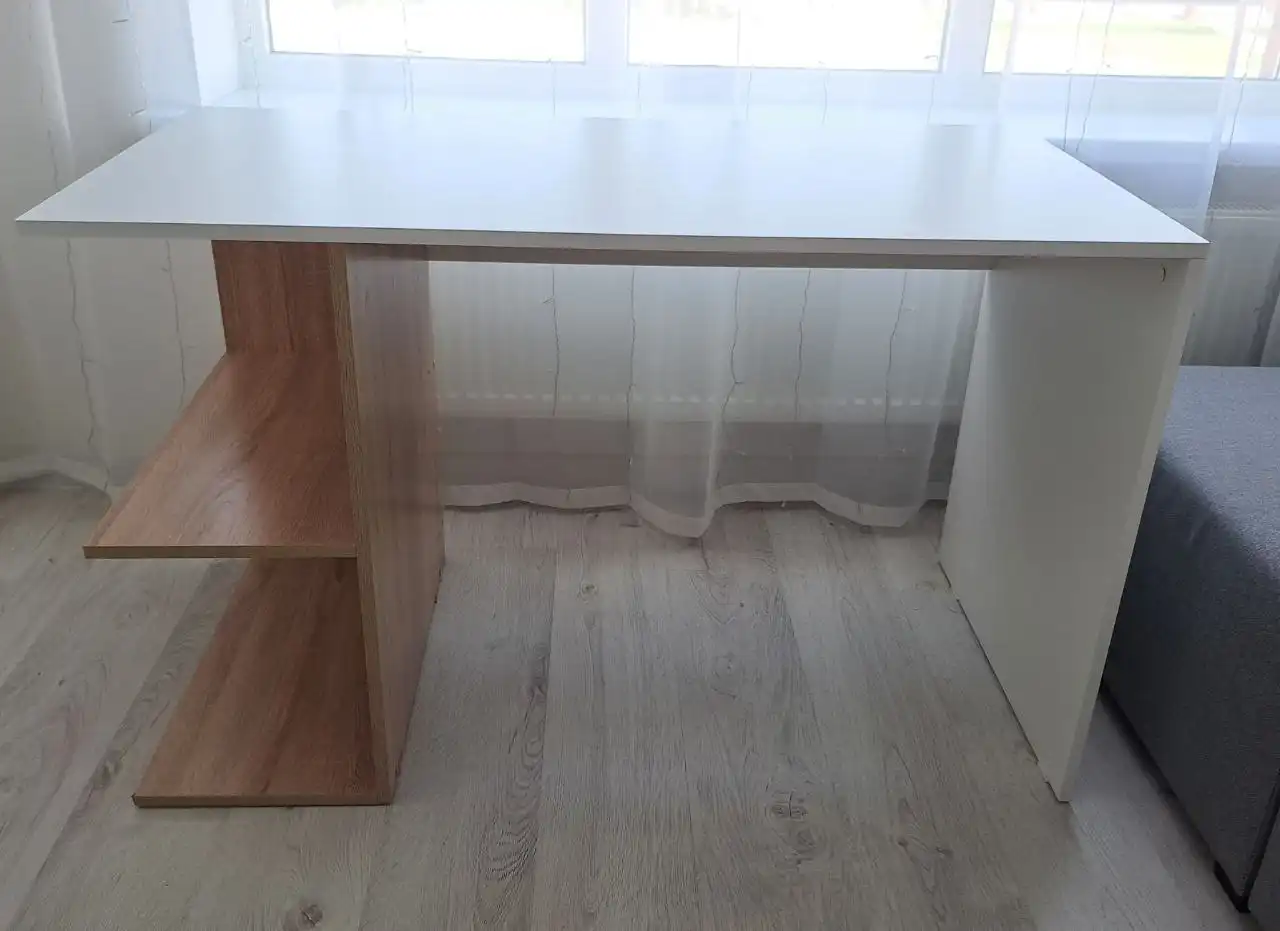 Стол для продажи