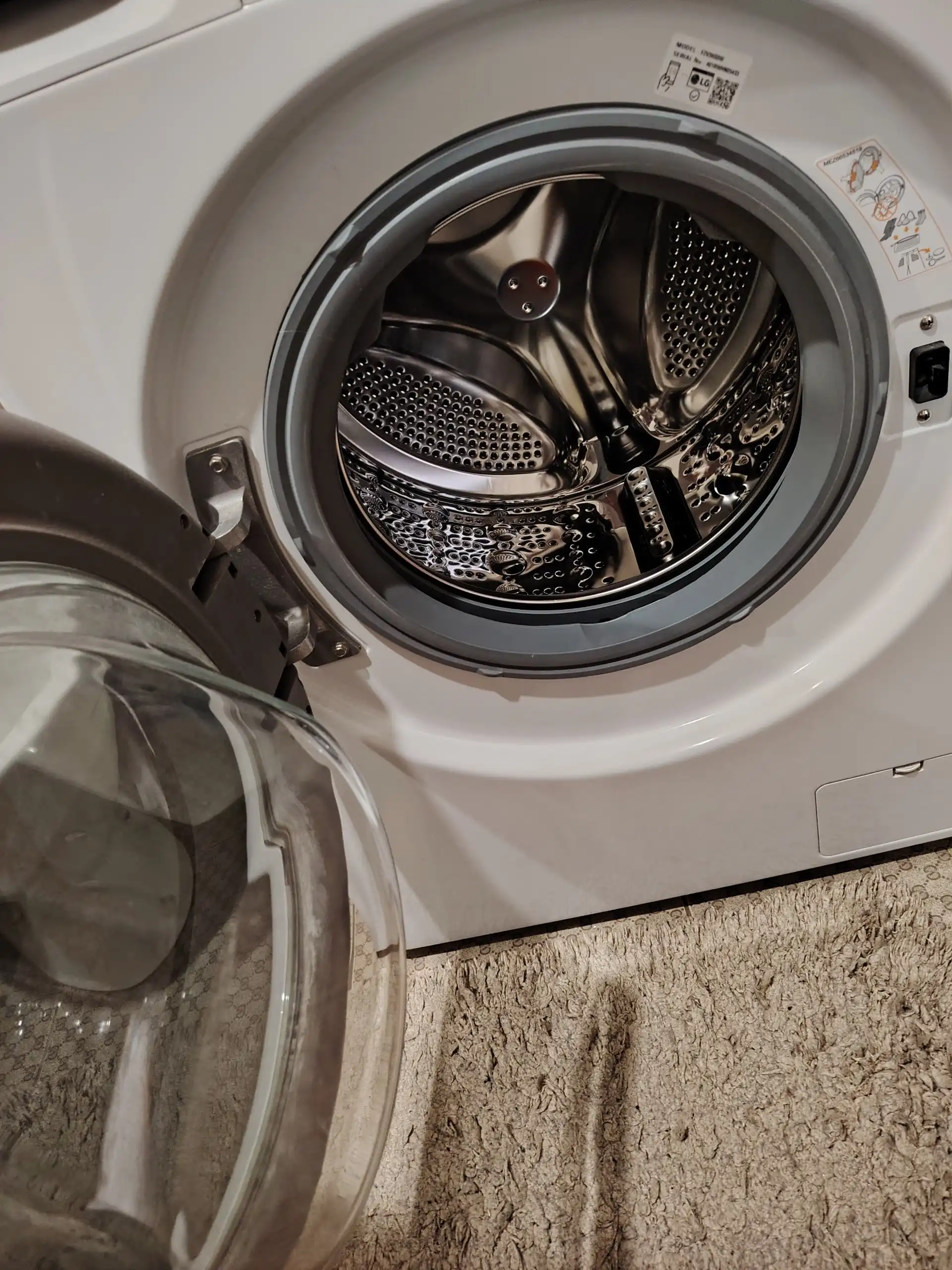 Продам стиральную машинку и холодильник в связи с переездом