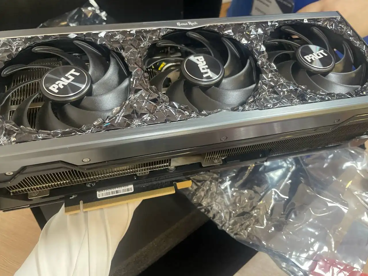 Продажа видеокарты Palit RTX 4080 и процессора Ryzen 7 7800X3D