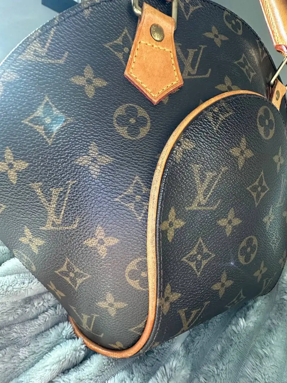 Продам сумку LV Ellipse PM