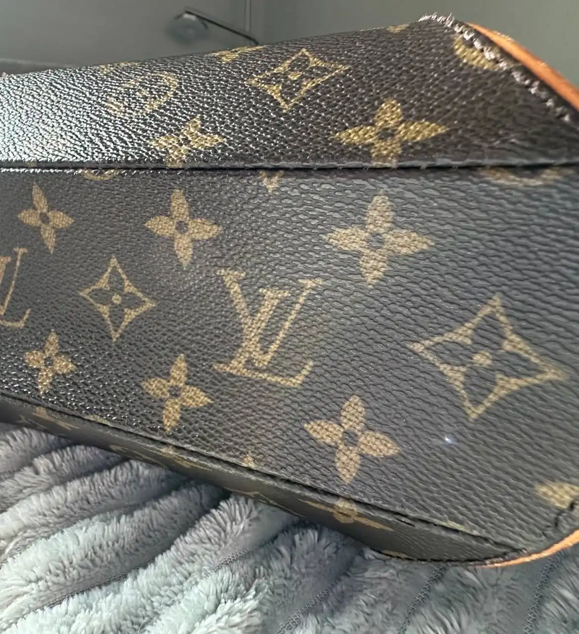 Продам сумку LV Ellipse PM