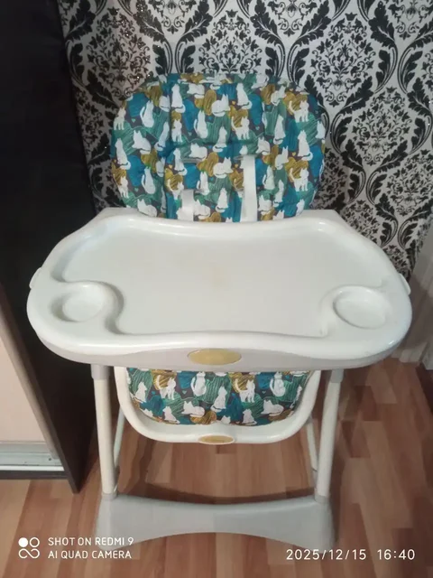 Детский столик для питания в хорошем состоянии - Товары для детей в Краснодар